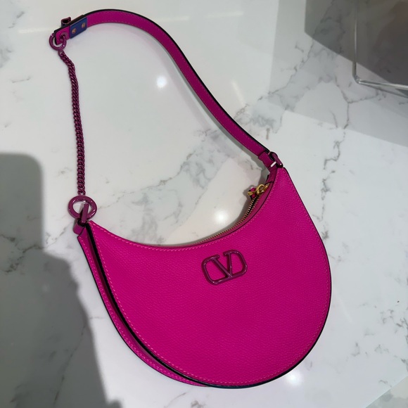 Valentino Garavani Handbags - Valentino Pink shoulder bag